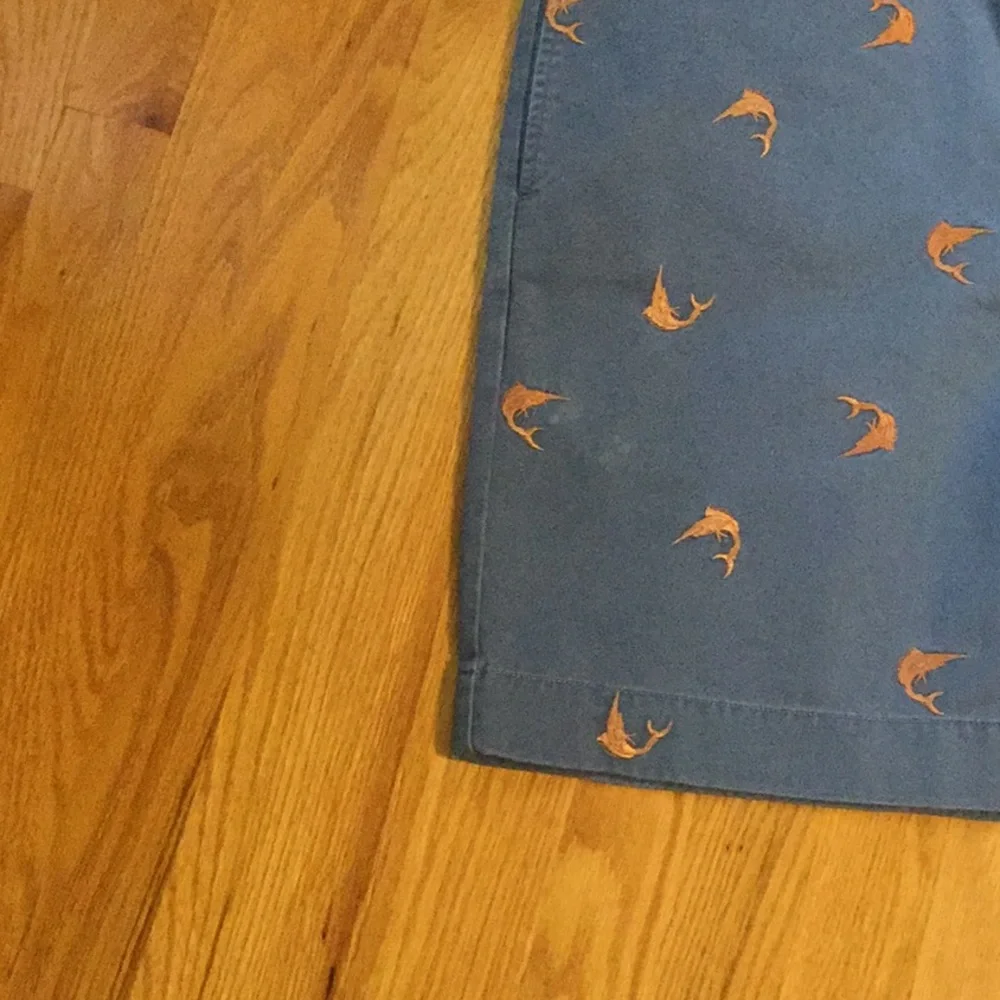 J. CREW Men’s sz 32 Shorts Embroidered Swordfish Flat Front Pockets Blue Orange